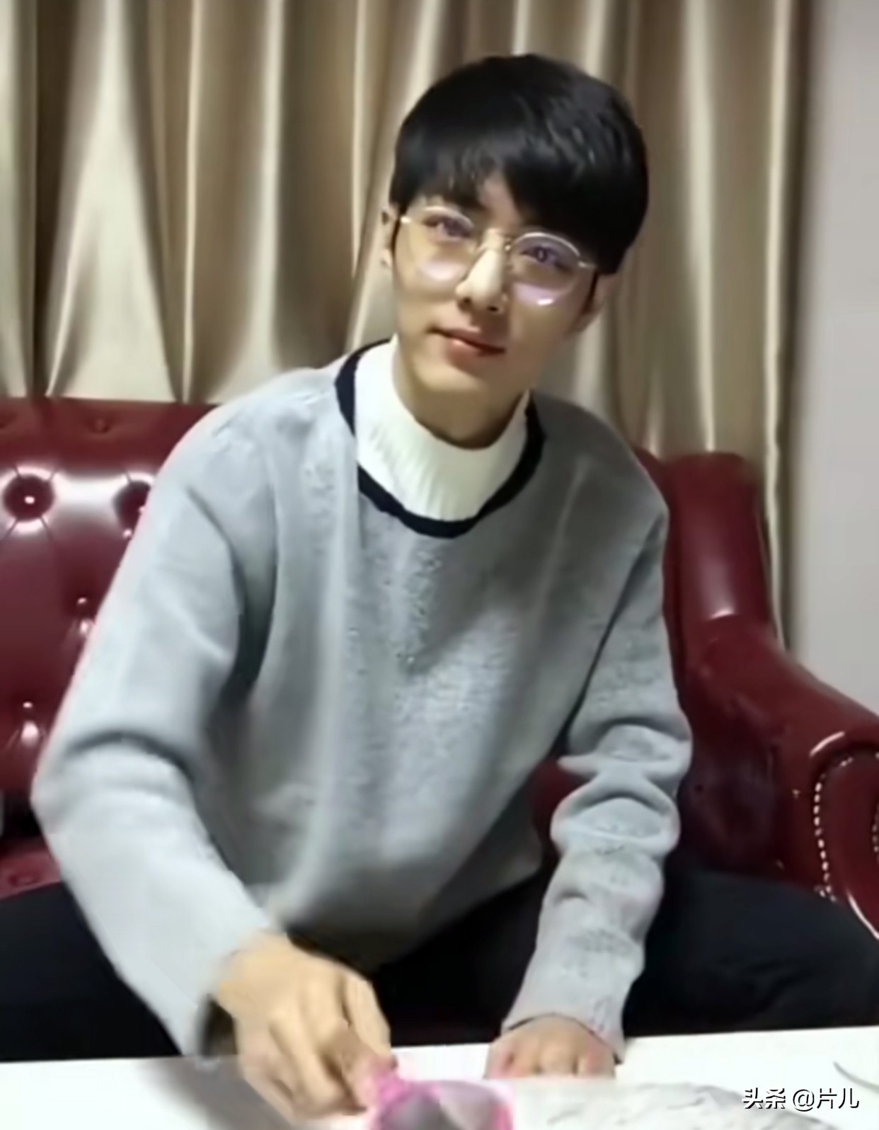 肖战时隔两个月首次发声，网友：梅花香自苦寒来