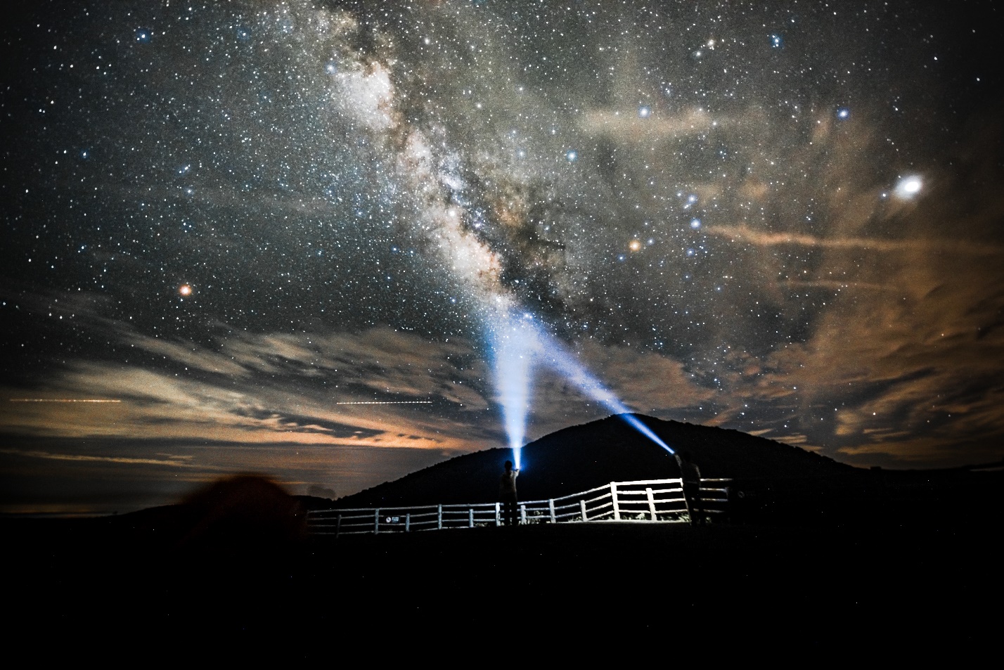 xtar18650充电宝怎么用,旧的18650电池能做一个充电宝吗