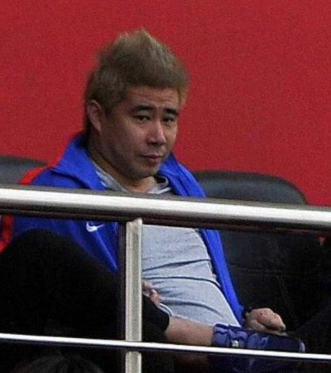 国足炸裂名场面,国足出丑瞬间视频