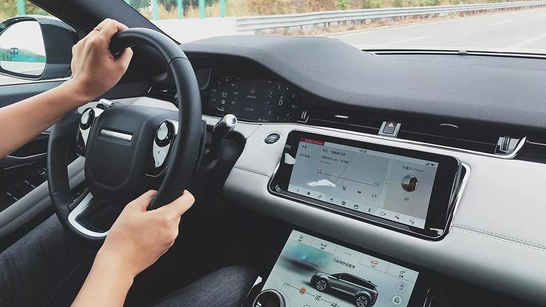 极光和三系宝马哪个值得入手,路虎极光和3系哪个值得买