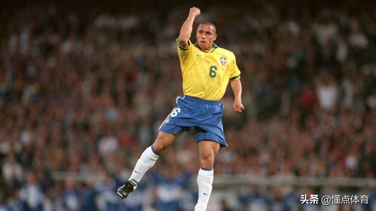 最出色的足球后卫卡洛斯,带炮后卫卡洛斯