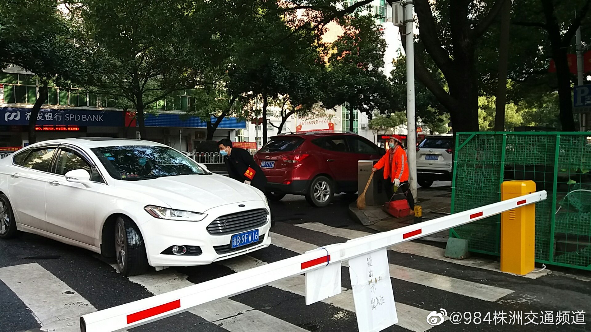 检察院干警抗击疫情一线,检察院下沉社区战疫情