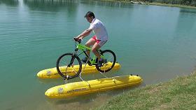 让自行车在水上骑行用的东西,可以轻功水上漂的自行车