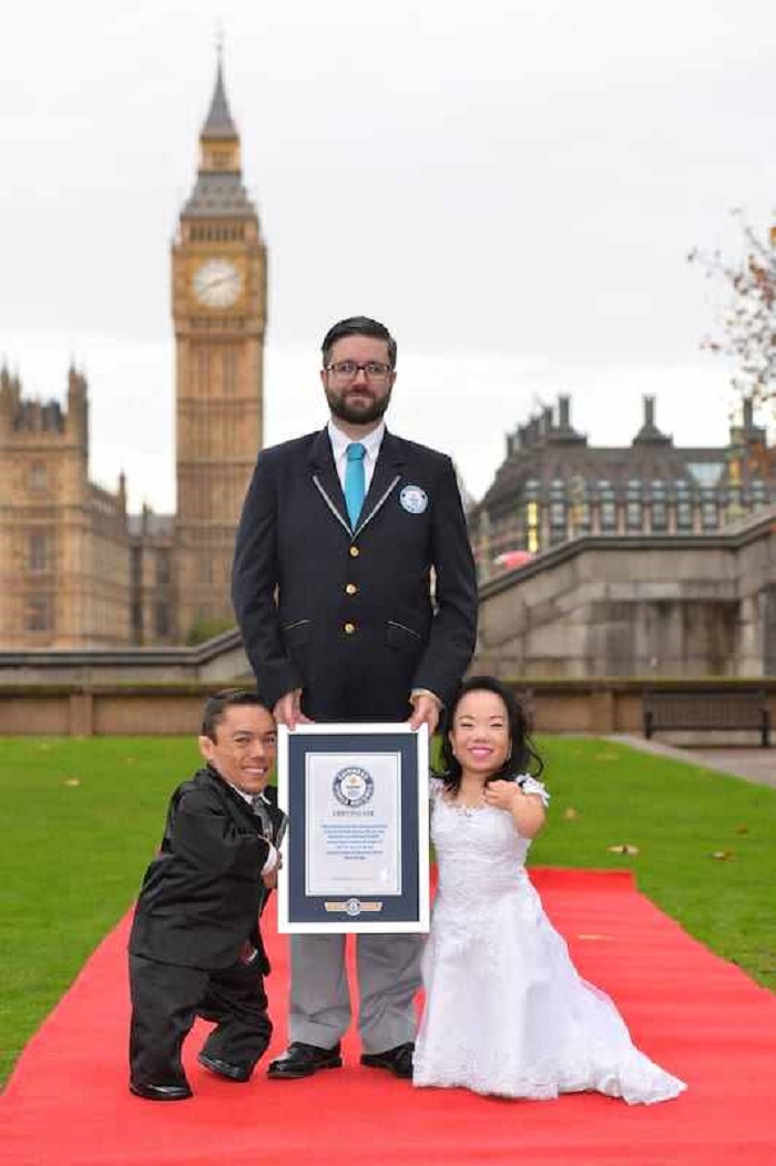 袖珍夫妻结婚三年视频,最萌身高差夫妻袖珍老公
