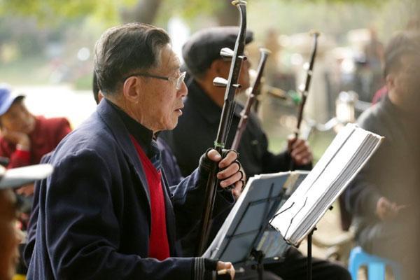 如何避免长老年斑的方法,用什么可以防止长老年斑