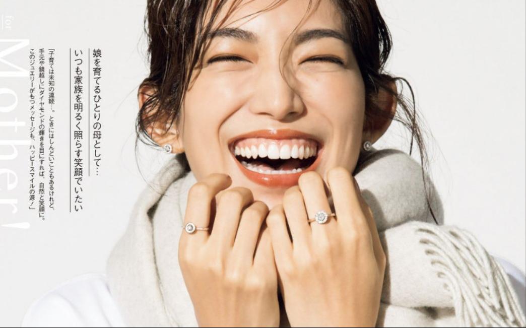 40岁女人适合穿匡威,50岁女人可以穿匡威鞋吗