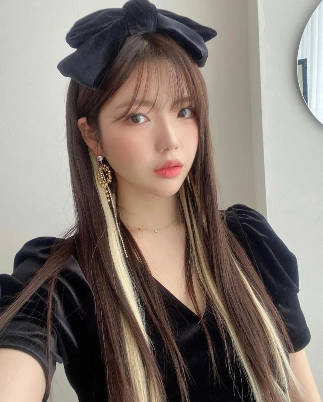 韩国女孩很会化妆,韩国东大门头饰