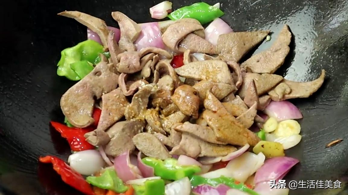 猪肝要怎样炒才会又脆又嫩,怎样才能使猪肝嫩滑