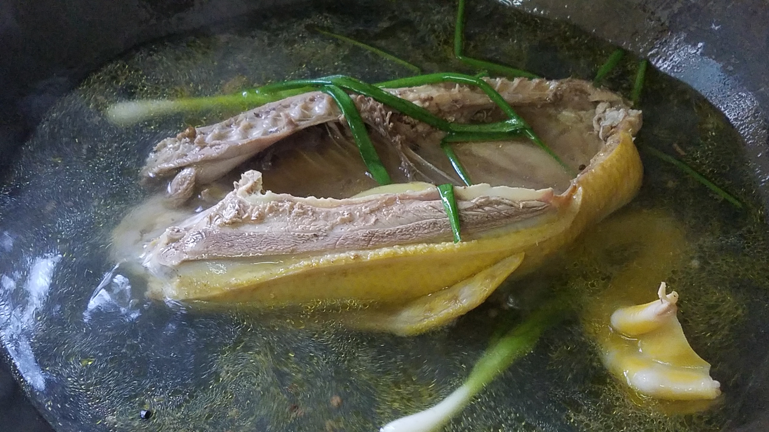 鸭肉别直接炖，教你一个广东做法，营养美味又好吃，味道很棒