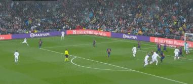 西甲-维尼修斯破门梅西飞铲染黄皇马2-0巴萨登顶