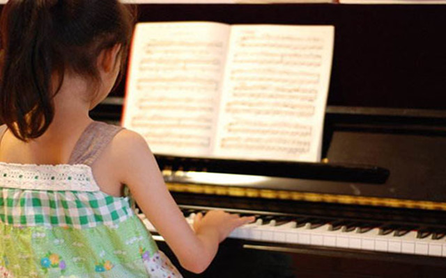 如何练钢琴手指灵活性,钢琴如何控制左右手力度不一样