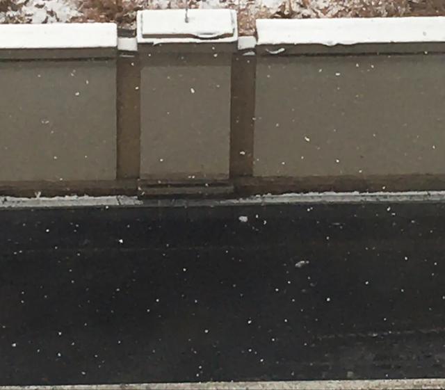 看见好看的衣服就忍不住给孩子买,看到宝宝好看的衣服就买越买越多