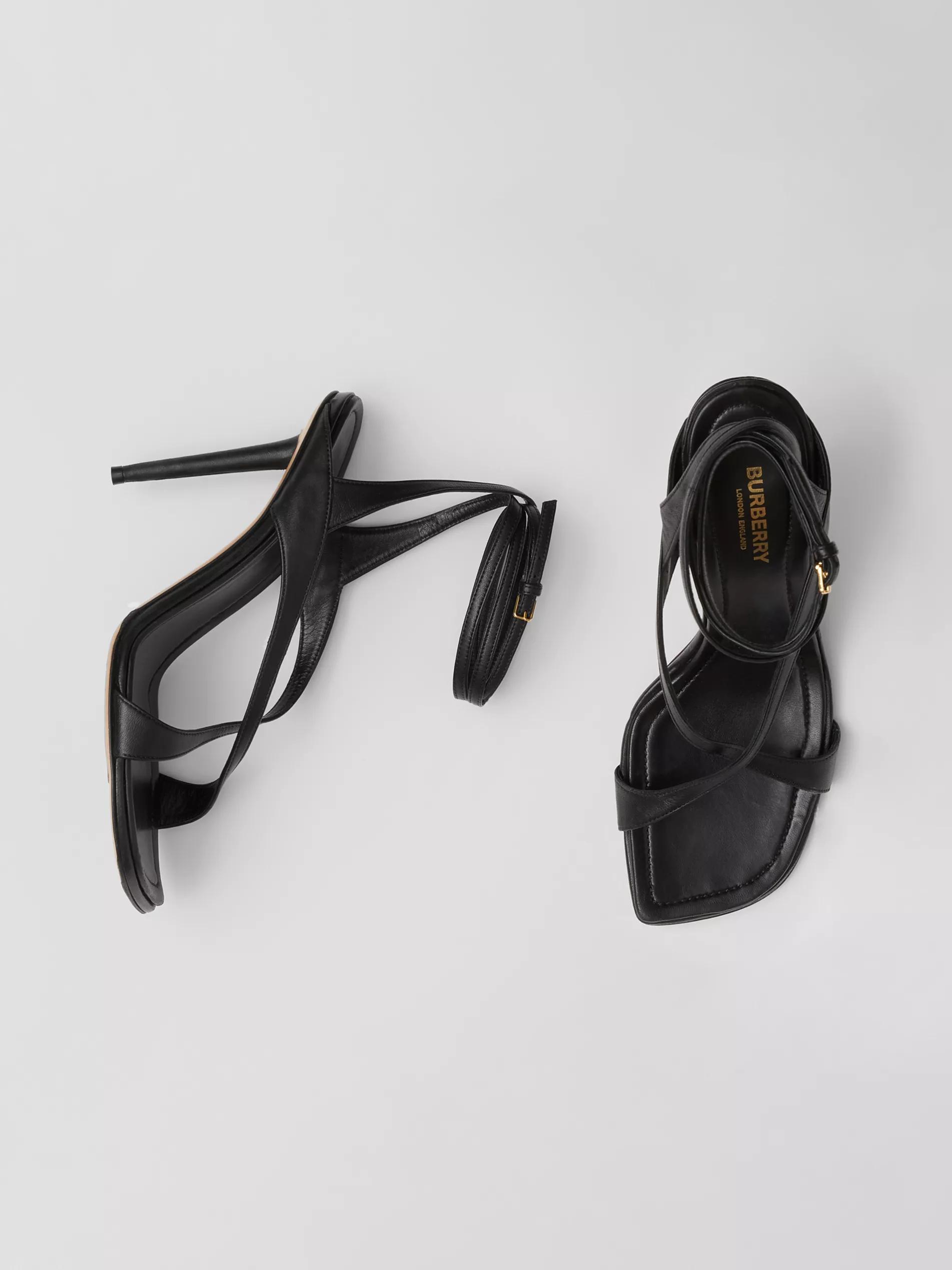 张钧甯姚晨的性感杀器Burberry高跟鞋,设计引领今冬潮流