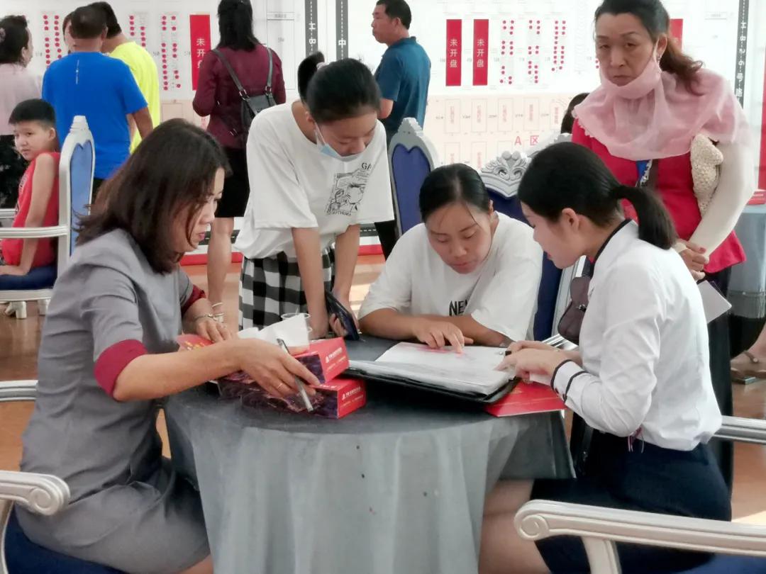 大惠天下轰动安阳8月9日欧蓓莎环球港首场福利引爆安阳