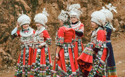 夯吾苗寨的银饰值得买吗,夯吾苗寨银饰全是手工打造吗