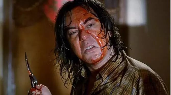 男子故意传染艾滋给大二女生,男子在群里炫耀传播艾滋病