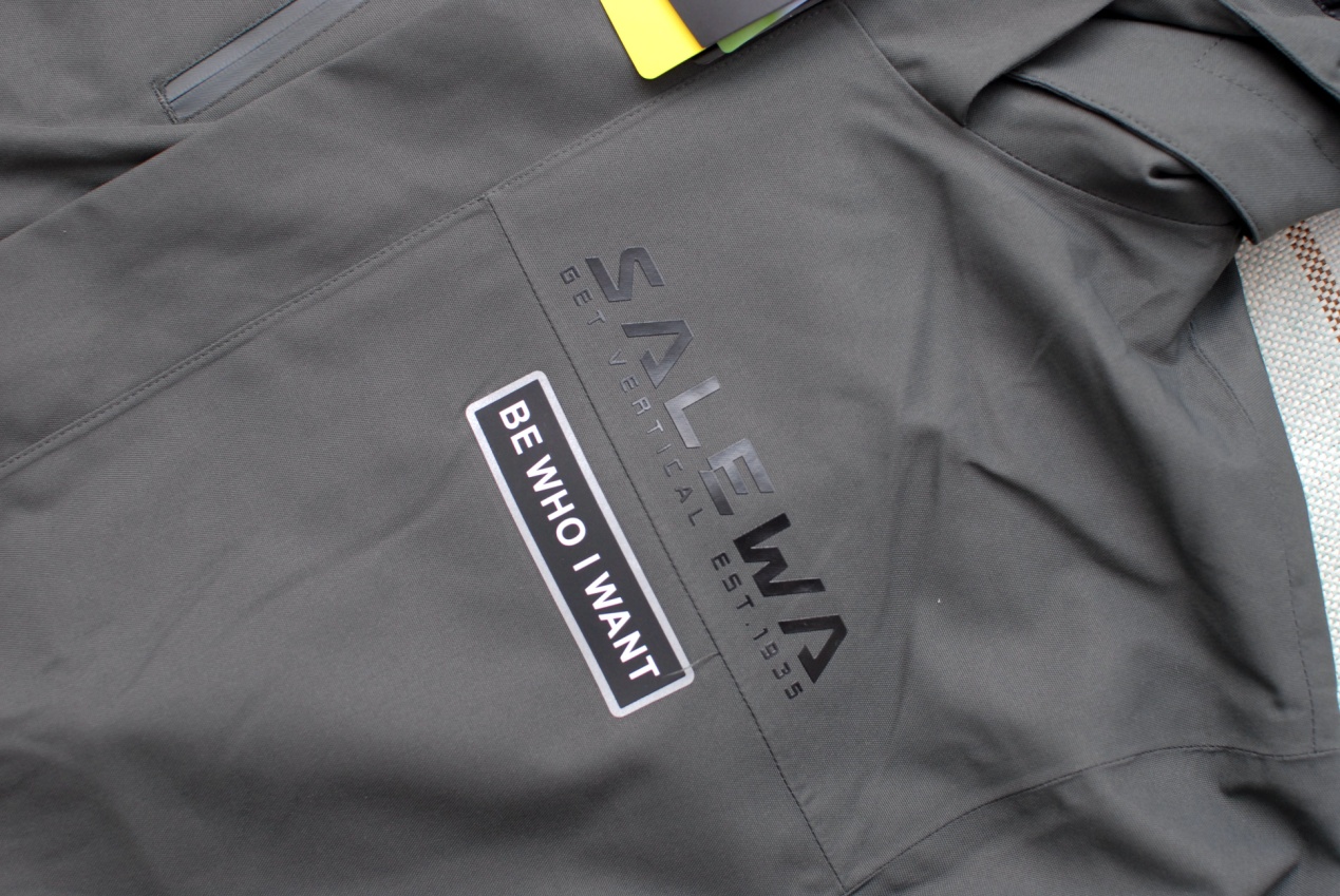 沙乐华冲锋衣能排第几,沙乐华和狼爪冲锋衣哪个好