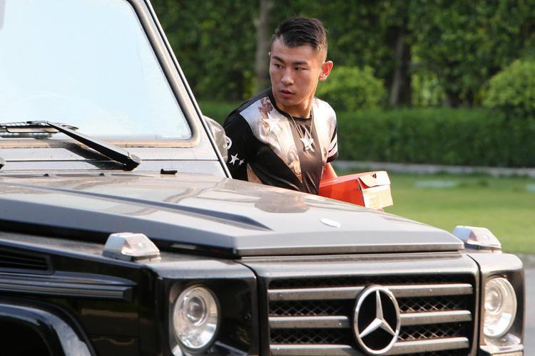 功勋老臣留队已成奢望，恒大铁腕治军为中国足球树立榜样