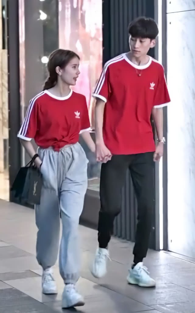 阿迪达斯新款情侣装冬季,阿迪达斯情侣装2023新款爆款