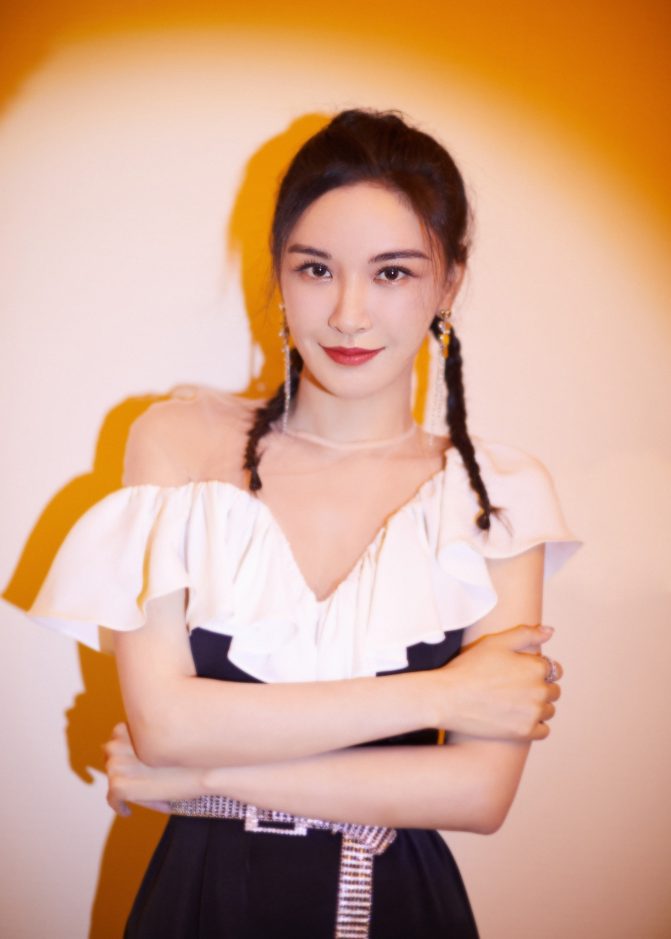 “神婆”莫小奇：大学怀孕生子，败光父母80万，圈内“乌鸦嘴”