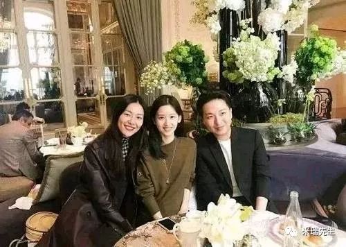 素人怎么去参加时装周走秀,素人怎么去时装周看秀