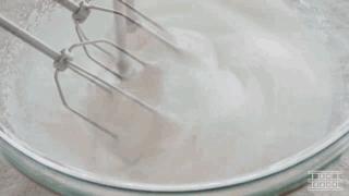 不用去韩国排队,也能吃到火爆的ins的LeBreakLab草莓蛋糕卷