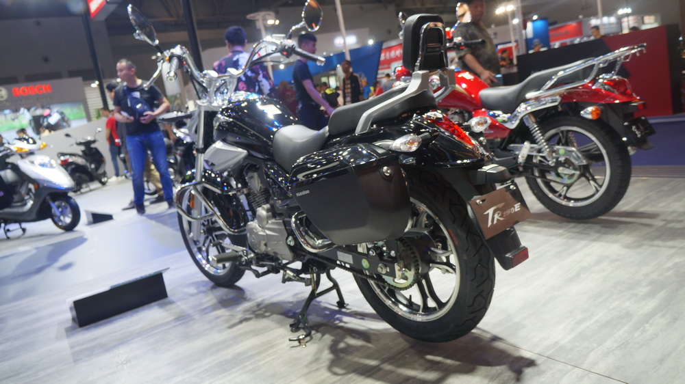 入门级国产太子车，金属味十足，配10.7升油箱，最大马力11.3匹