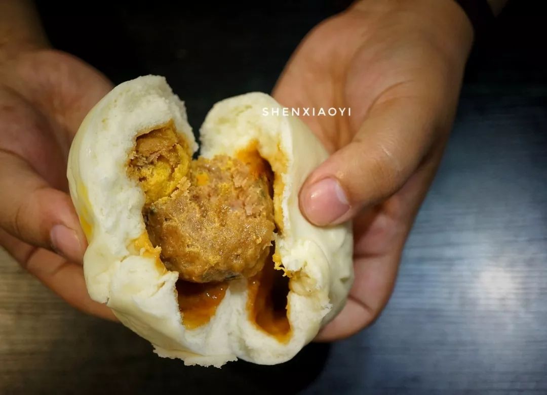 一上午走了1万步，探访5家人气爆棚的小店，不但吃撑还差点被人打