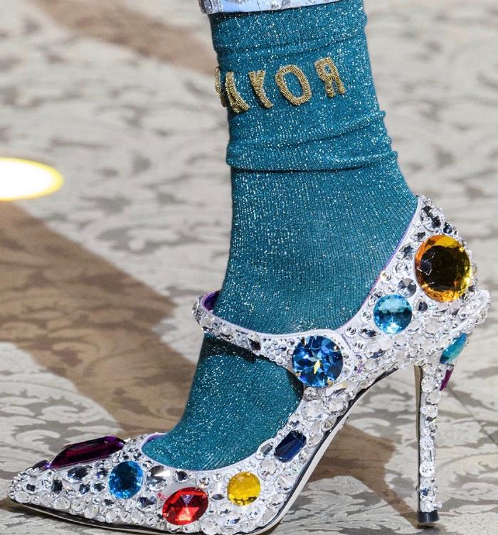 买鞋到底要不要考虑脚型,怎么穿鞋又好看又不塌又不扁