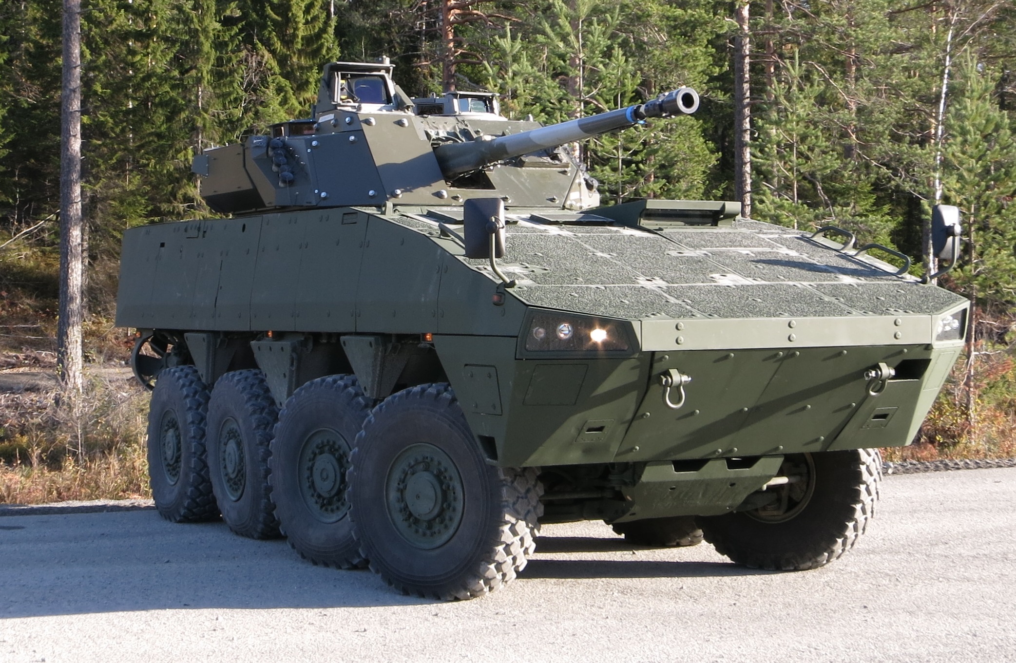 摩天大楼上面的机械怪兽,摩天大厦狂暴巨兽视频