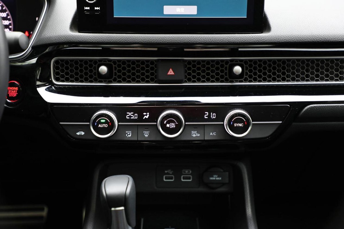 全新思域实车曝光网友小号雅阁,十一代思域和低配雅阁怎么选