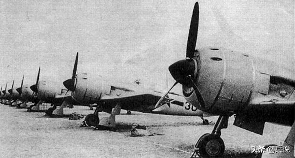蒋机轰炸上海，毛主席请斯大林出兵，苏军秘密支援，痛打敌机