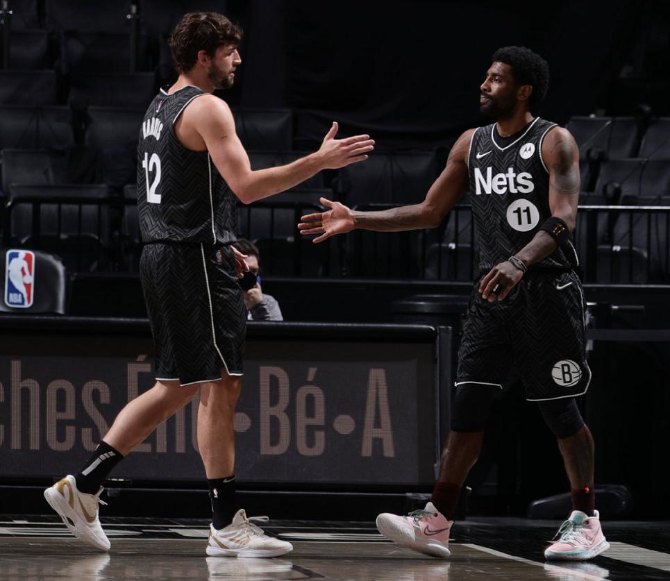 蔡崇信篮网队欧文,蔡崇信打造的篮网三巨头