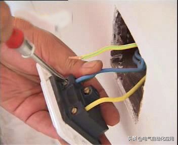 装潢电路时被电工使坏,装修被电工坑了怎么办