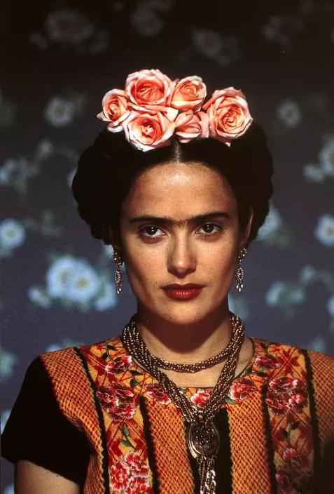 墨西哥性感女神，43岁嫁GUCCI总裁，她有的不仅是美貌