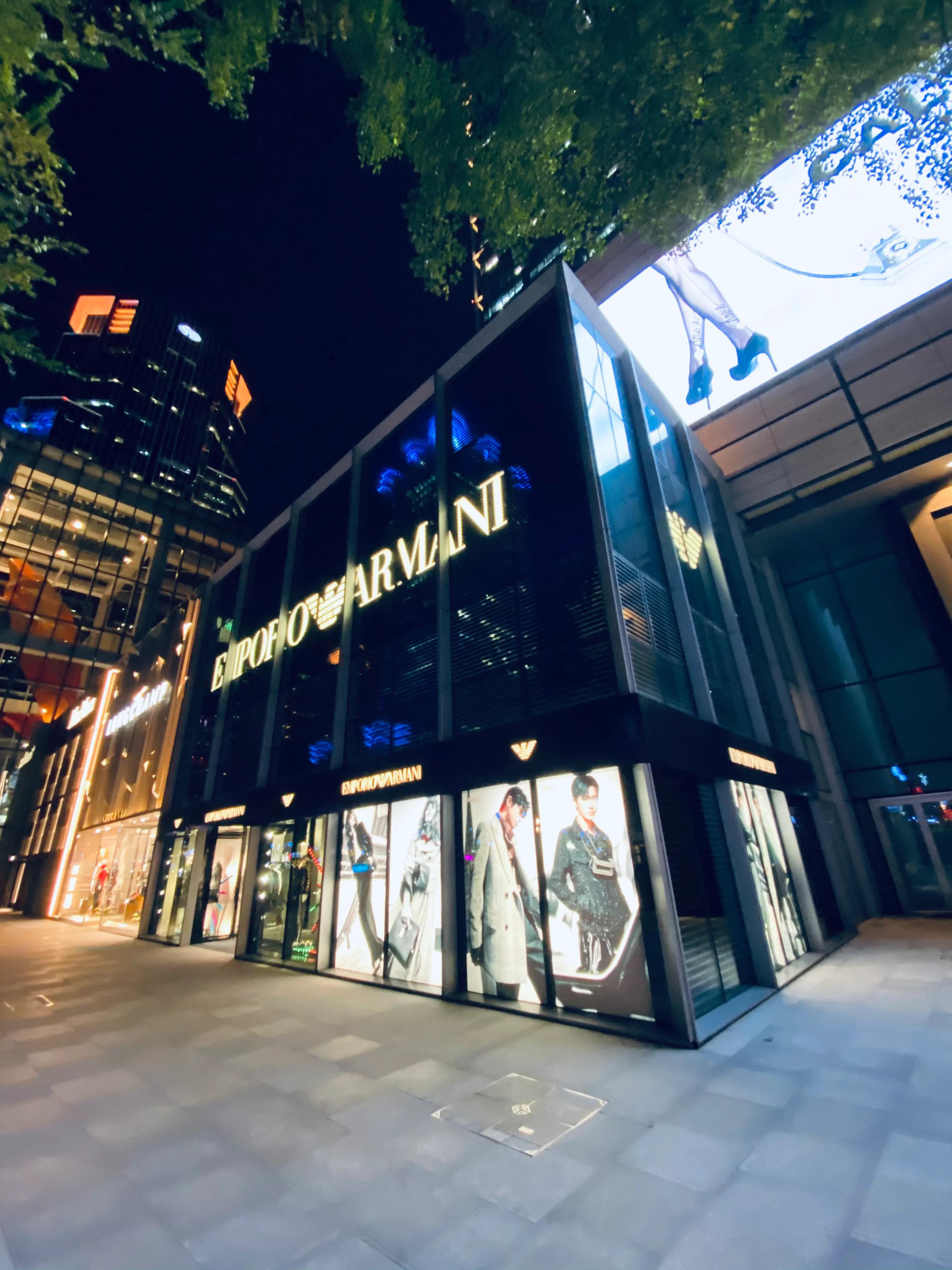 涓婃捣闈欏畨鍢夐噷涓績鏀荤暐,涓婃捣闈欏畨鍢夐噷涓績鍟嗗満