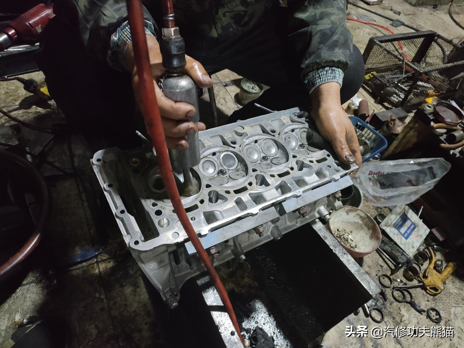 斯柯达昊锐烧机油维修视频,大众斯柯达昊锐1.8t烧机油