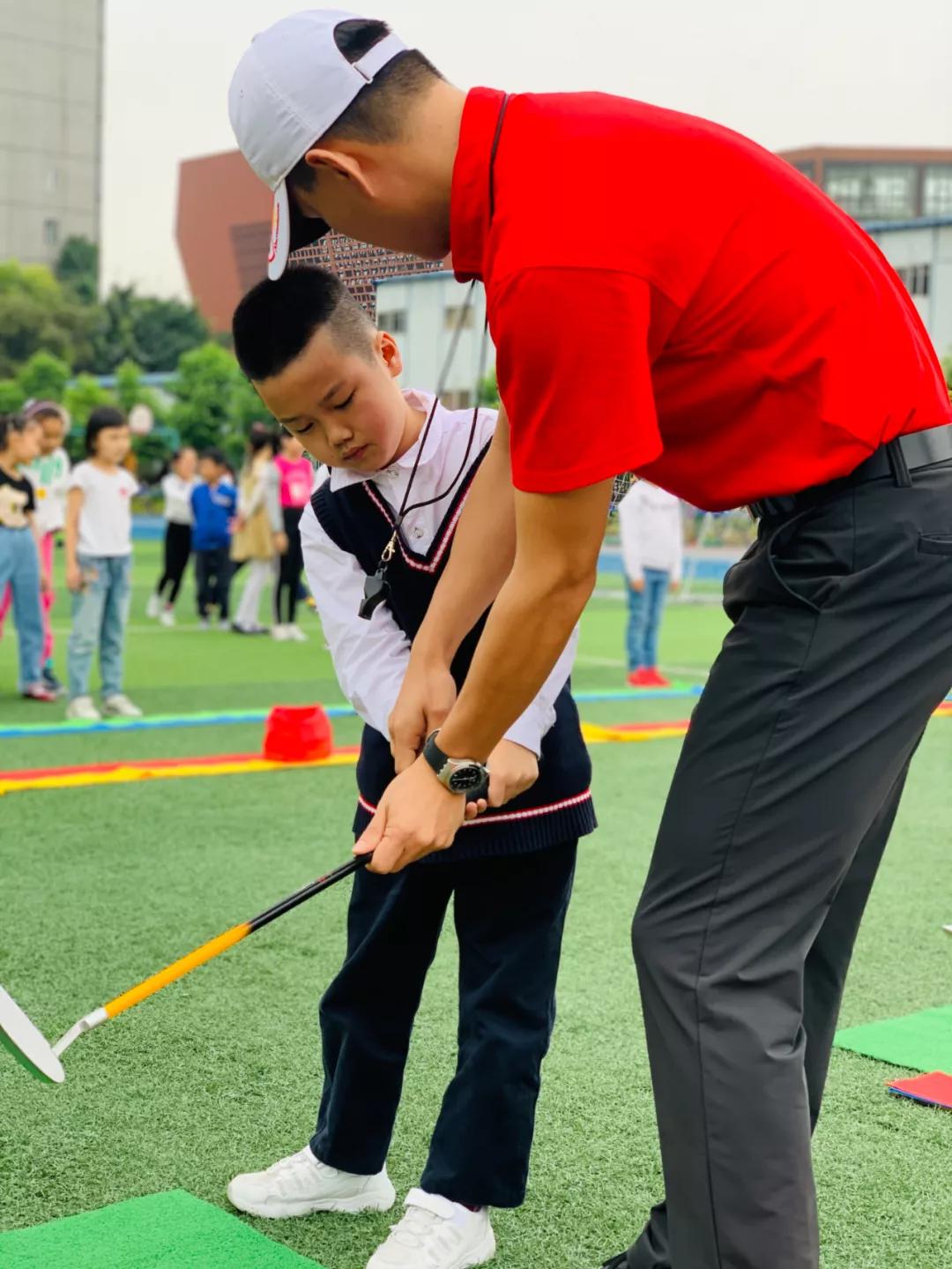 具有特色的校园体育课程,高端的小学学校有哪些体育课程