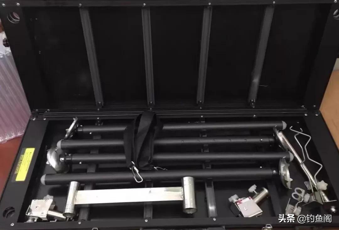 野钓买个钓台有必要吗,花几百买鱼竿钓小鲫鱼值得吗