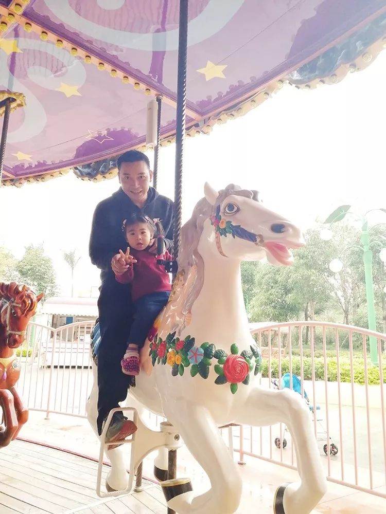 军爸给军娃惊喜视频,军爸送给军娃的六一礼物