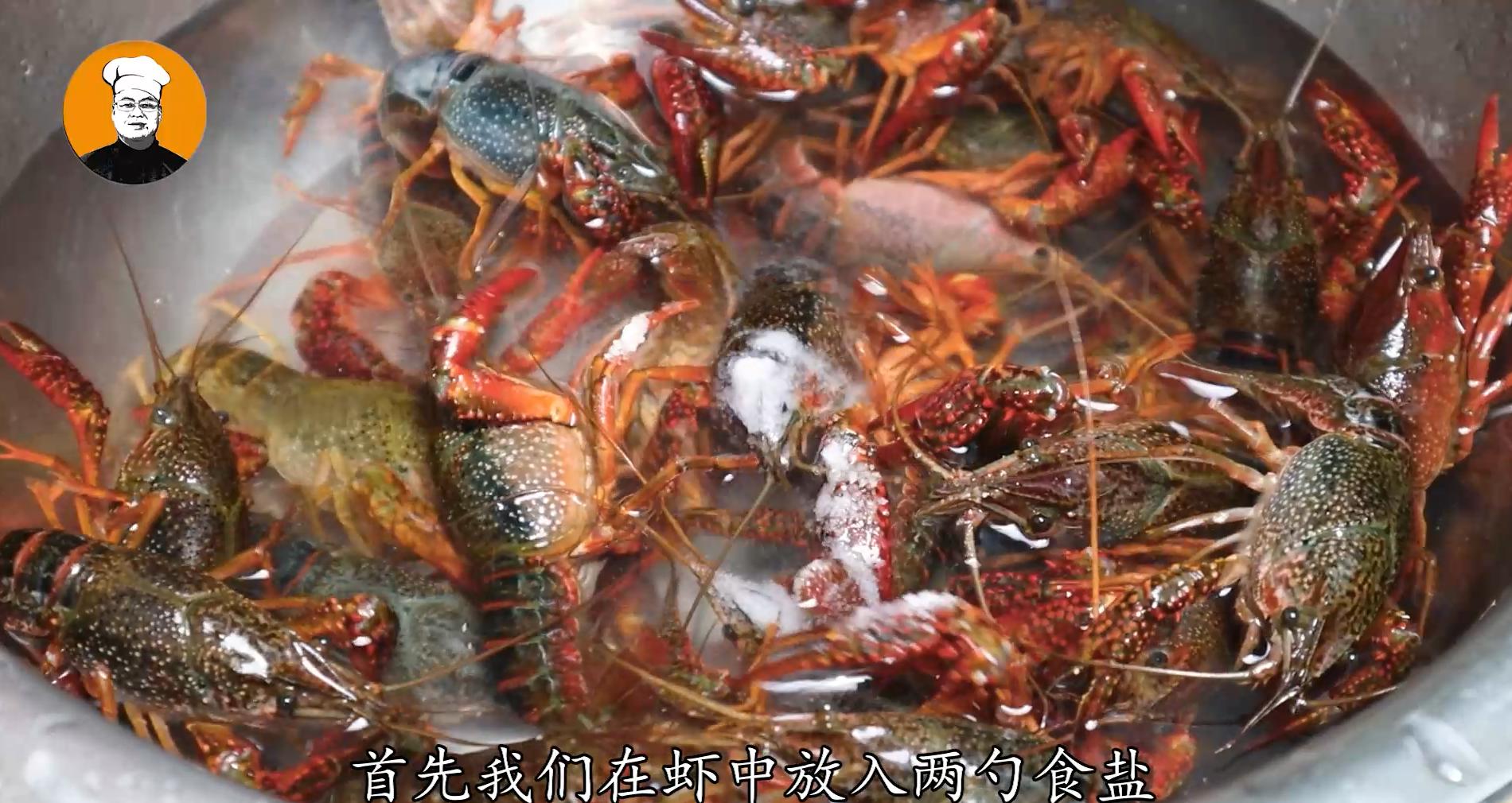 洗龙虾放盐还是放醋,用面粉和醋清洗龙虾