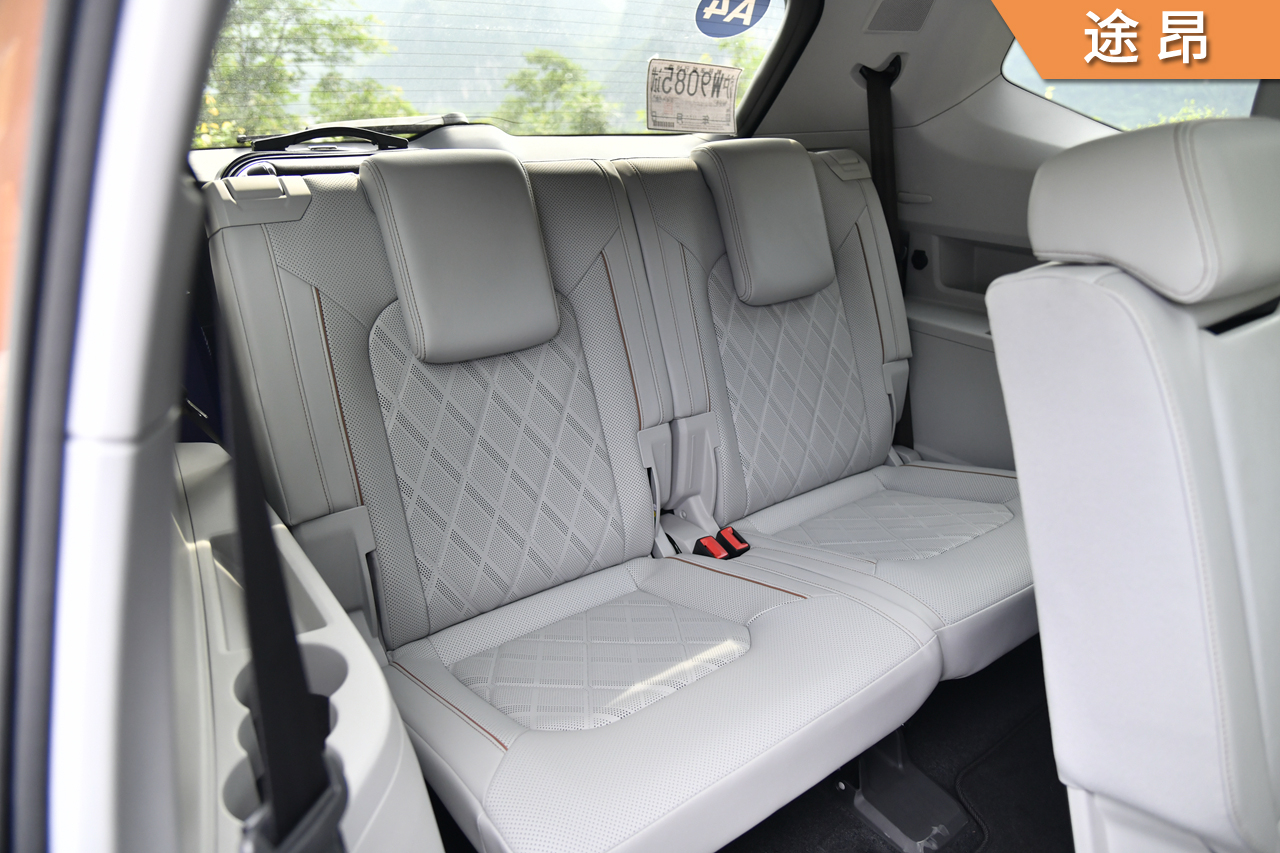试驾|全新途昂家族内饰终于改变,给躺平青年打个样儿