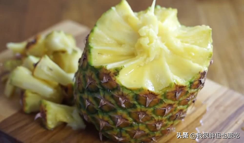 菠萝去皮的方法,看完可以买“自杀”的便宜一点的菠萝了