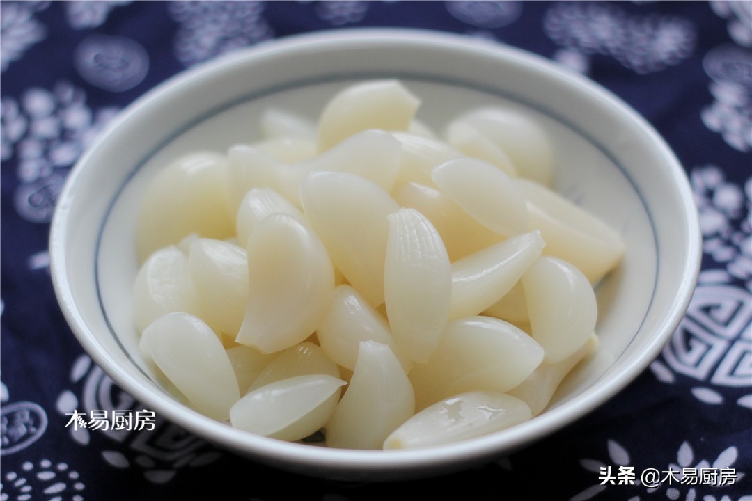 最简单腌咸蒜的做法,腌咸蒜的方法怎么做