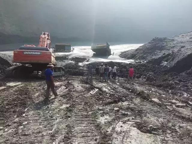 缅甸帕敢翡翠矿区发生大规模塌方,缅甸翡翠矿区塌方