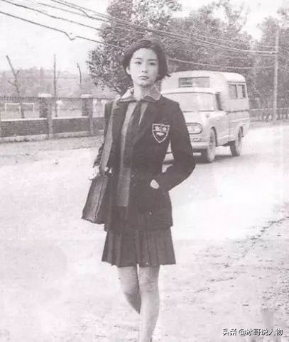 站起来的霍金图片,站起来的霍金