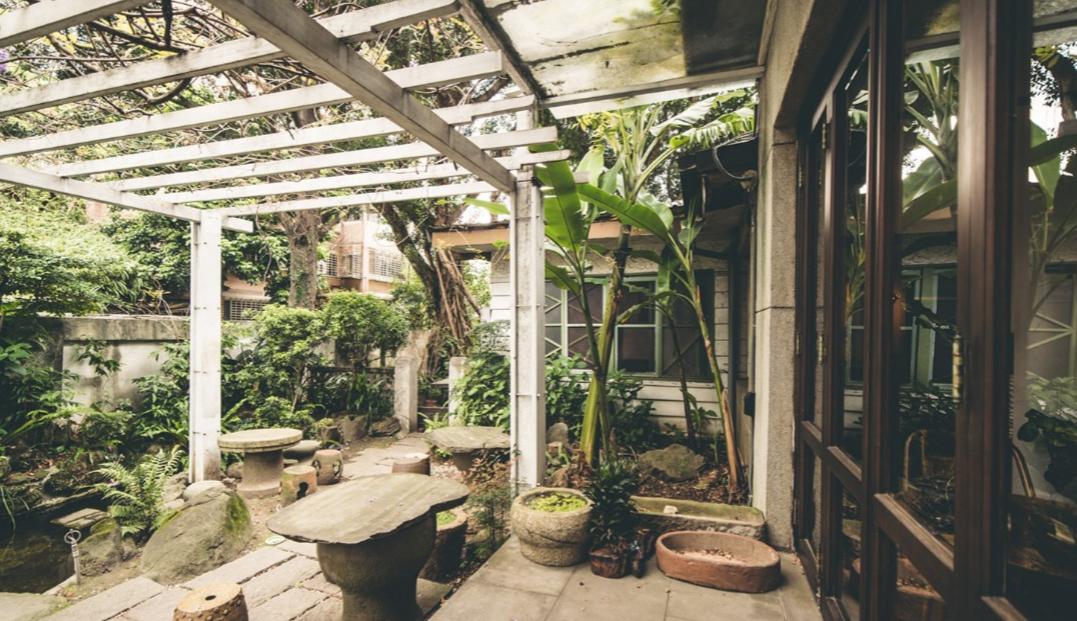 在古迹茶馆紫藤庐里--品一杯岁月的茶