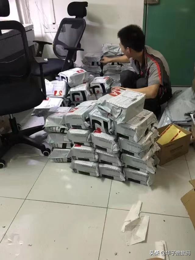 20年前的华强北背包客,揭秘华强北背包客