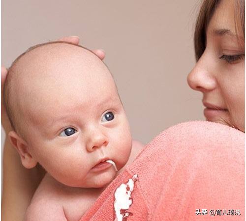 宝宝有胀气怎么拍嗝最有效,宝宝胀气后如何快速拍嗝