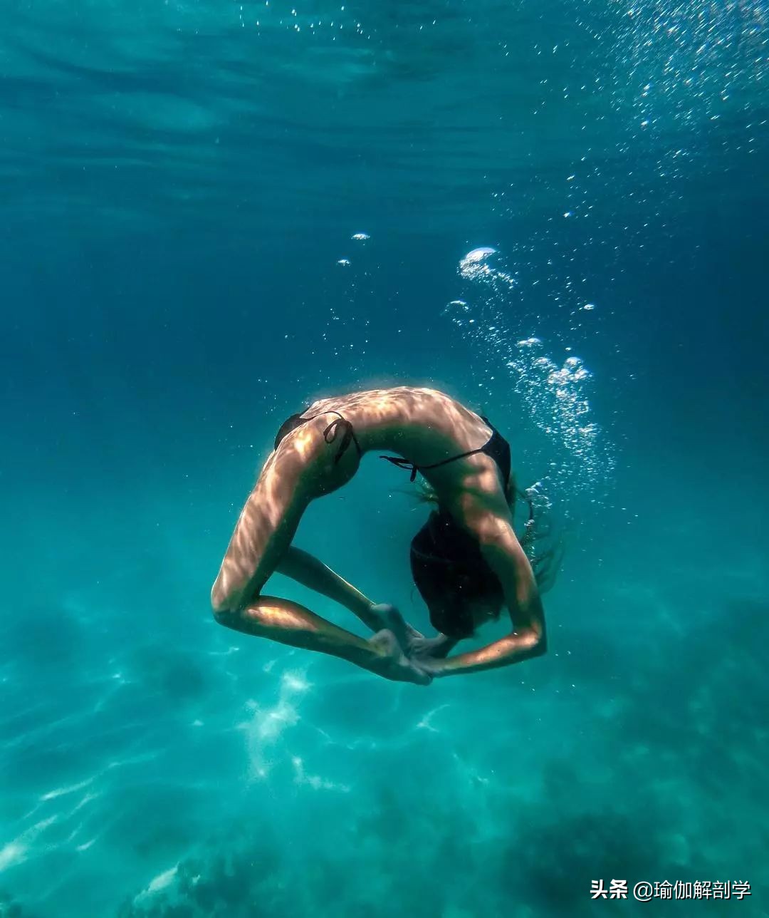 一个女孩几岁练瑜伽赚了十万 (瑜伽年入千万)